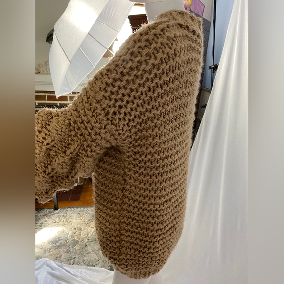 STELLAH Chunky Hand-Knit Longline Sweater - Picture 4 of 6